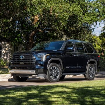 Toyota lansează una din cele mai scumpe mașini din istoria sa. Automobilul dispune de motorizare hibridă și are peste 5,2 metri lungime