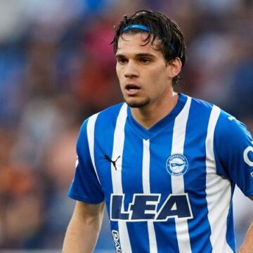 Ce-ii-lipseste-lui-Ianis-Hagi-Antrenorul-lui-Alaves-verdict-in-cazul-fotbalistului-roman.jpg Spaniolii de la Deportivo Alaves, uimiți de execuția lui Ianis Hagi