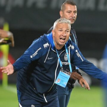 Dan-Petrescu-spaima-oricarui-fotbalist-Cum-isi-chinuie-fostul-antrenor-de-la-CFR-Cluj-jucatorii-scaled.jpg Dezvăluiri despre comportamentul lui Dan Petrescu față de jucători!