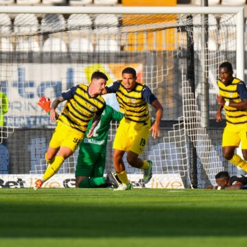 Dennis Man, Gabriel Jesus de Serie B!