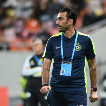 Elias-Charalambous-suparat-pe-jucatorii-sai.-Ce-se-intampla-cu-Florinel-Coman-si-de-ce-l-a-schimbat-pe-Dorin-Rotariu-la-pauza-e1698006910992-1400x864.jpg Elias Charalambous, supărat pe jucătorii săi după FCSB