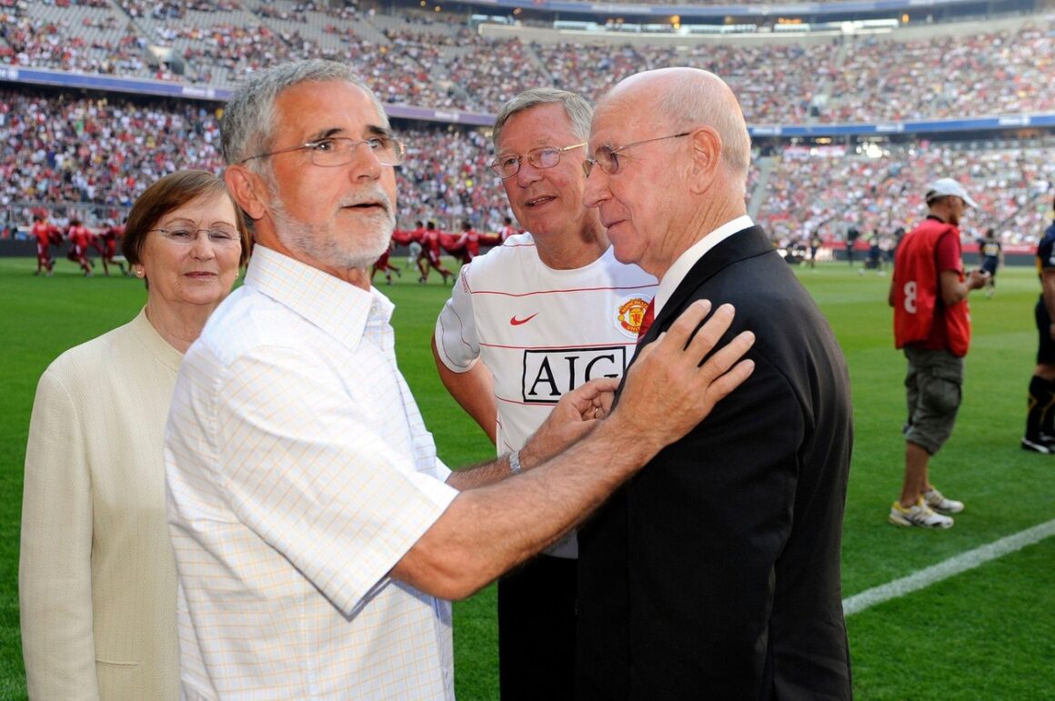 Sir Bobby Charlton și legătura sa cu România