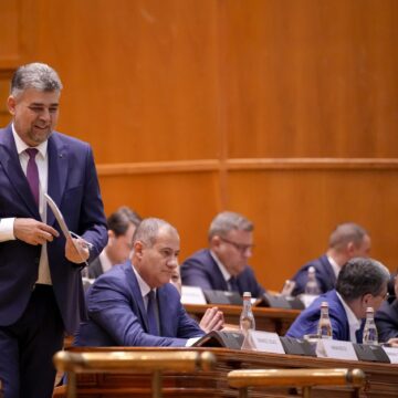 hepta7208390-scaled.jpg USR L-a Chemat Pe Premierul Ciolacu în Parlament Pentru Măsurile Fiscale. Și Ministrul Muncii A Fost Chemat, Pentru Pensii și Salarii