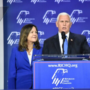 Fostul Vicepreședinte American Mike Pence și-a Retras Candidatura La Alegerile Prezidenţiale. „Nu Este Timpul Meu”