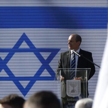 reuven-azar.jpg Ambasadorul Israelului în România A Fost în Parlament împreună Cu Soția Românului Ostatic Din Fâșia Gaza