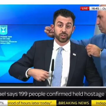 sky-1024x743.png Interviu Transmis în Direct La TV, întrerupt Din Cauza Unei Alerte Aeriene. Purtătorul De Cuvânt Al Guvernului Israelian A Părăsit Rapid Studioul | VIDEO