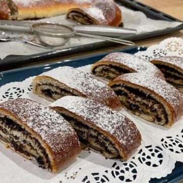 strudel-cu-umplutura-de-magiun-de-prune-si-mac-1.jpg Ștrudel Cu Magiun De Prune și Mac