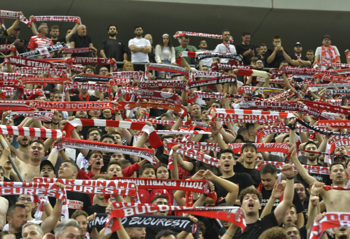 Dinamo-parasita-de-suporteri-la-meciul-cu-FC-U-Craiova-Cate-bilete-au-fost-vandute-pentru-partida-de-pe-Arena-Nationala-2-scaled.jpg Serviciu? Școală? Dinamo este peste toate: „Prioritate zero!”