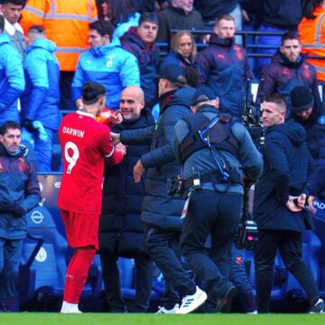 Manchester-City-blocata-de-Liverpool.-Pep-Guardiola-un-nou-scandal-cu-Darwin-Nunez-Jurgen-Klopp-nu-s-a-putut-abtine-nici-el.jpg Jurgen Klopp nu s-a putut abține nici el