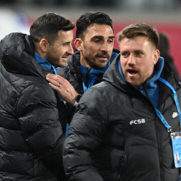 Mesajul-lui-Mihai-Pintilii-pentru-fani-Ce-le-transmite-suporterilor-FCSB-dupa-un-nou-sezon-in-care-echipa-lui-Gigi-Becali-a-ratat-titlul-1-scaled.jpg Lista celor trei fotbaliști de top din Superliga pe care Mihai Pintilii i-ar vrea la FCSB