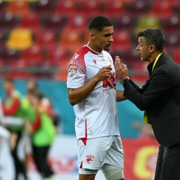 Vlad-Iacob-a-dezvaluit-ce-le-a-spus-Ovidiu-Burca-jucatorilor-de-la-Dinamo-dupa-victoria-surprinzatoare-cu-FC-Arges-1-scaled.jpg Ce s-a întâmplat în vestiarul lui Dinamo după plecarea lui Ovidiu Burcă: „Ei știu asta!”