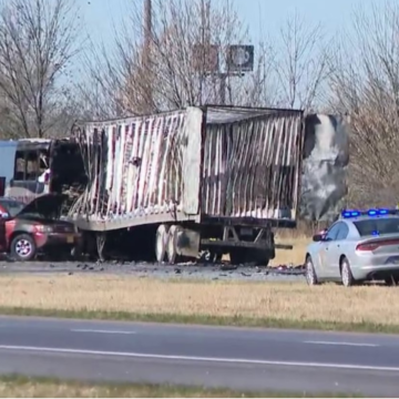 accident-ohio.png Cel Puțin șase Persoane Au Murit într-un Accident Cu Cinci Mașini, Printre Care și Un Autocar școlar, Pe O Autostradă Din SUA