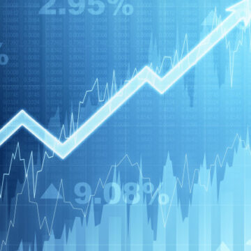 eco.jpg „Nu știu dacă va mai rămâne în picioare prognoza de creștere economică de 2% până la finalul anului”