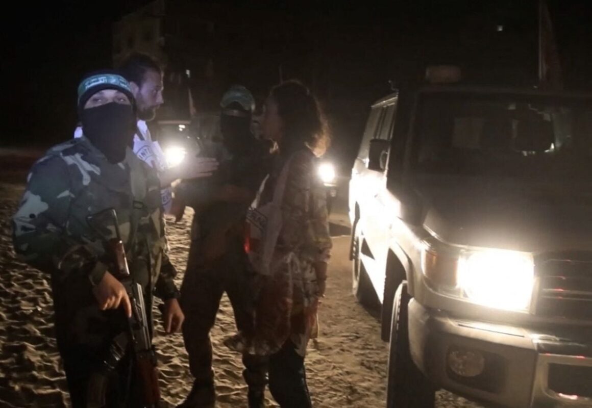 Kibbutz-ul Be’eri Acuză Hamas Că A încălcat înțelegerea Privind Ostaticii, Eliberând Un Copil Fără Mama Sa