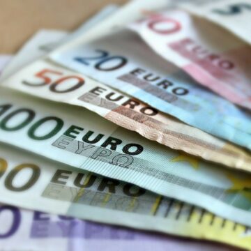 euro.jpg „Creșterea ar fi foarte mică. În buzunarele noastre nu se va simți”