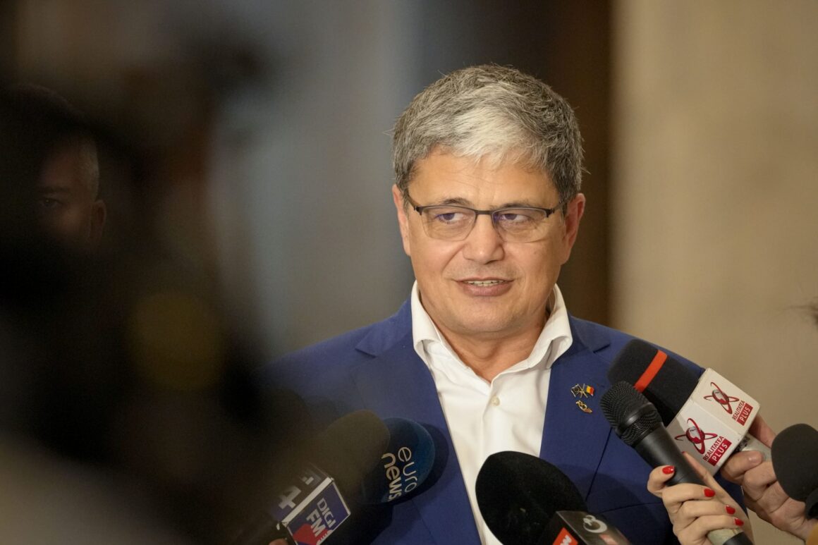 „Stângăciile” Ministrului Boloș, Recunoscute De PNL. Partidul I-a Cerut Să Renunțe La Avertizorul Fiscal și Să Apere Pilonul 2 De Pensii