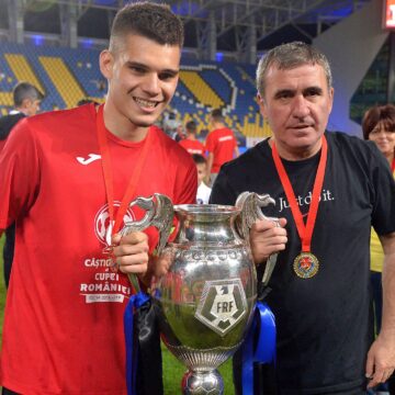 ianis-hagi-gica-hagi.jpg Unde vrea Gică Hagi să se transfere Ianis Hagi