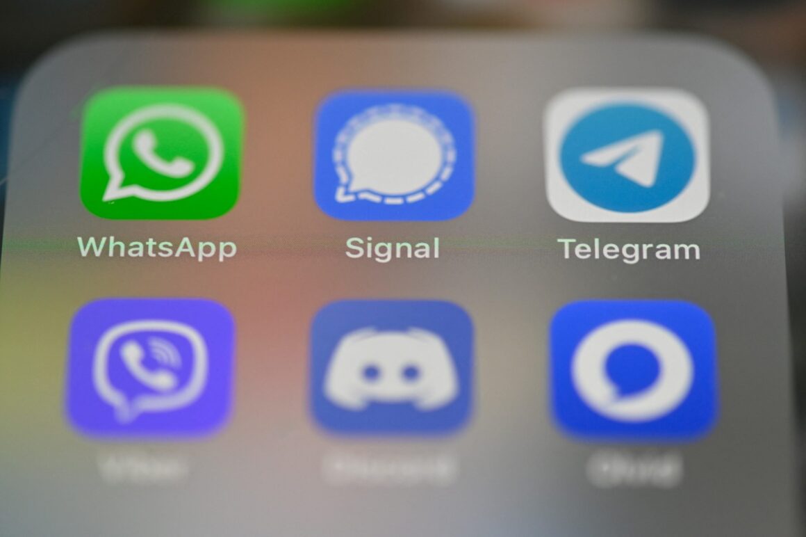 Franța Le Interzice Miniștrilor Săi Să Mai Folosească WhatsApp, Telegram și Signal. Ce Aplicații Vor Putea Să Utilizeze în Schimb