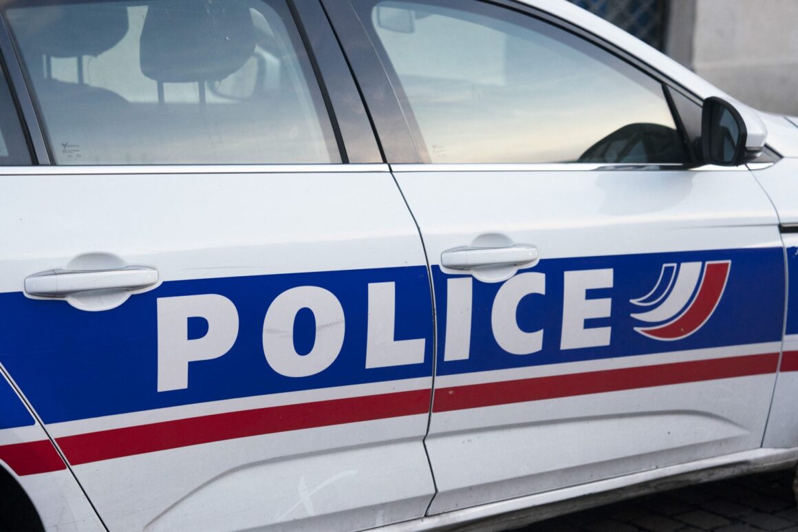profimedia-0823988590-scaled.jpg Un Francez și-a Ucis Cele Trei Fetițe, De 4, 10 și 11 Ani, Apoi S-a Predat Poliției. Bărbatul Fusese Condamnat în Trecut Pentru Violență Domestică