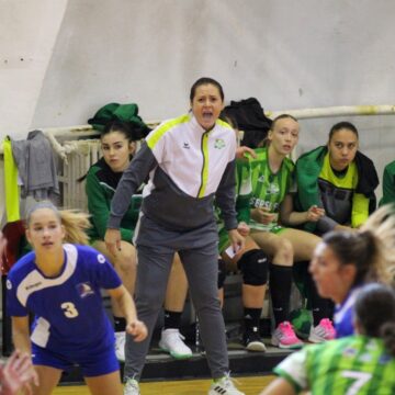 received_877991624326399.jpeg Totul pentru Mondiale! Carmen Cartaș a preluat echipa echipa națională U18 a României