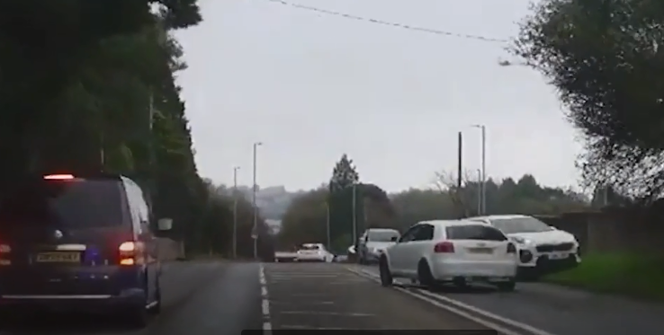 urmarire-anglia.png Imagini Cu O Urmărire Ca-n Filme A Unui șofer Care Gonește Cu 160 Km/ H Pe Sensul Opus De Mers, Difuzată De Poliția Britanică. Cum S-a Terminat Cursa Nebună