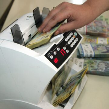 Băncile au încasat în primele nouă luni din 2023 venituri record din dobânzi pentru creditele acordate