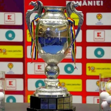 Live-Video-Online-meciurile-din-etapa-3-din-grupele-Cupei-Romaniei-Betano.webp.webp FC U Craiova – FCSB 2-0, Dinamo – Oțelul 3-3, Live Video Online în etapa a 3-a din grupele Cupei României. Vicecampioana Superligii, surclasată total în Bănie de echipa lui Adrian Mititelu. Efectul Zeljko Kopic! „Câinii” revin de la 3-1