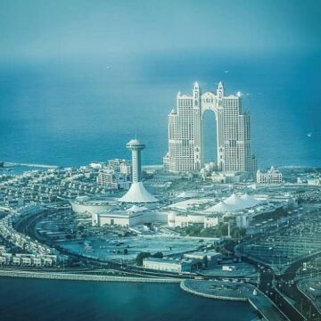 arched-tower.jpg Abu Dhabi a devenit refugiul miliardarilor