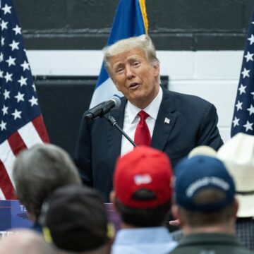 profimedia-0780805634-scaled.jpg Trump Susține Că Imigranții „otrăvesc Sângele țării”. Un Discurs Care „repetă Papagalicește Ce A Spus Hitler”, Acuză Campania Lui Biden