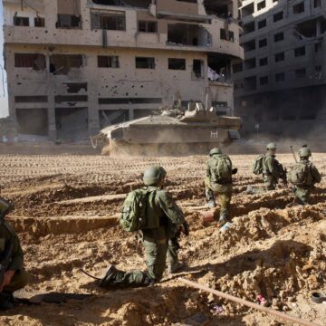 profimedia-0827526447.jpg LIVETEXT | „Lupte Grele” în Fâșia Gaza. Israelul A Bombardat Centrul De Comandă Al Hezbollah Din Liban, în Timp Ce Bilanțul Palestinienilor Uciși Se Apropie De 18.000
