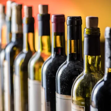 vin.webp.webp „Ne-a rămas să aruncăm etichete, să refacem sticlele. Pentru ce? Pentru a trece niște ingrediente, niște alergeni”