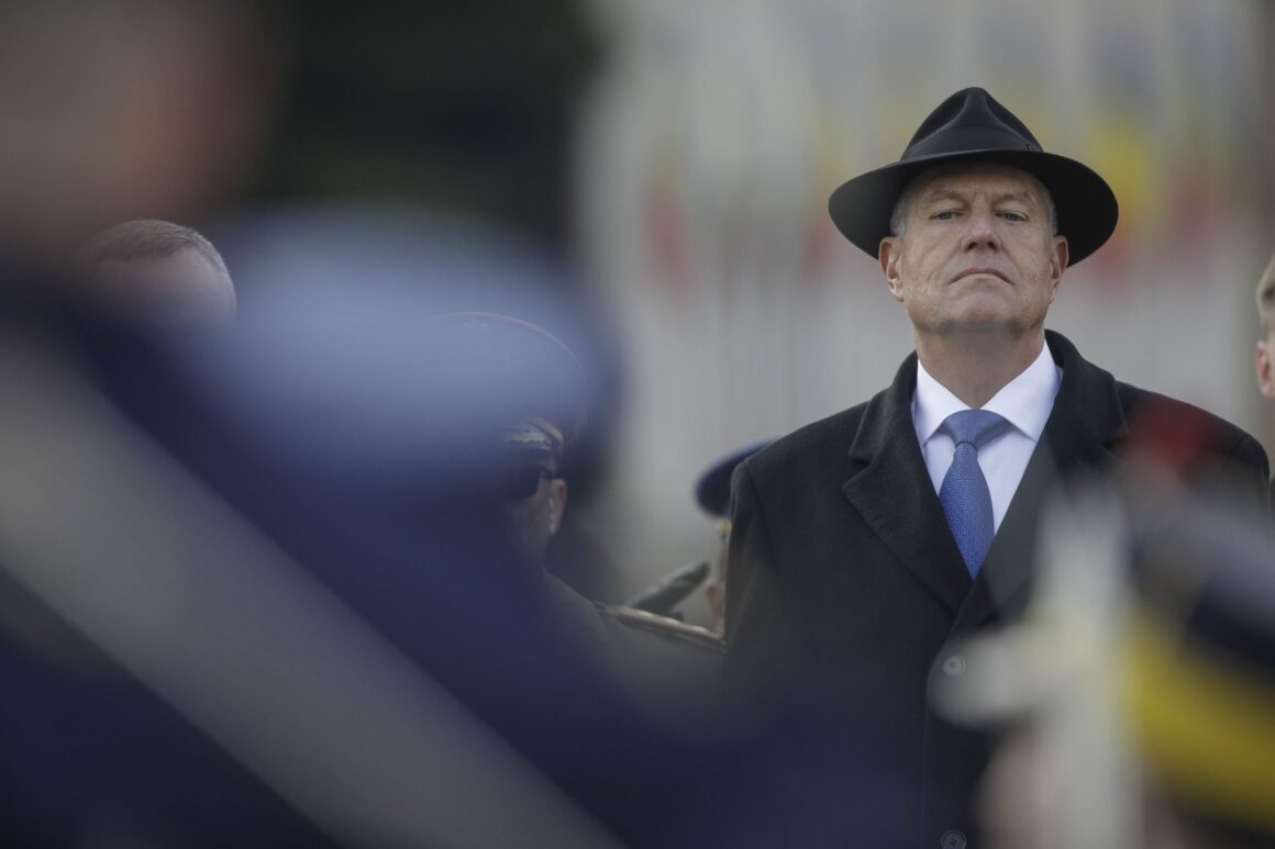 Administrația Prezidențială, Pentru Libertatea: „De Când A Depus Jurământul, Klaus Iohannis Nu A Avut Concediu De Odihnă, în Sensul Definit De Legislația Muncii”. Luni, Prima Apariție Publică După O Lună