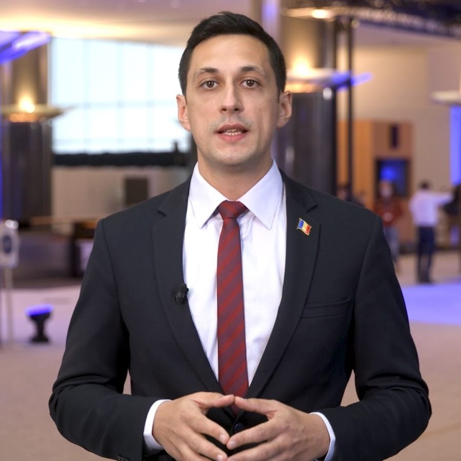 vlad-gheorghe.jpeg Scandal La ședința Conducerii USR. Un Europarlamentar USR Se Plânge Că A Fost Oprit Cu Bodyguarzii Să Participe