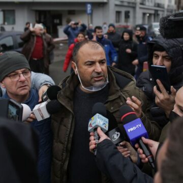 dumitru-silvestru-sosoacainquamoctavganea.jpg Soțul Dianei Șoșoacă Amenință Că Divorțează și îi Va Lua Numele De Familie: Când Am Luat-o De Soție Era Alta, Acum Se Crede Zeiță. Va Trece La Macovei