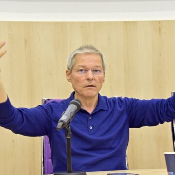 hepta7439705-scaled.jpg Dacian Cioloș îi Cere Lui Marcel Ciolacu Să Publice Toate Documentele Din Cazul Roșia Montană, Amenințându-l, în Caz Contrar, Cu Dosar Penal
