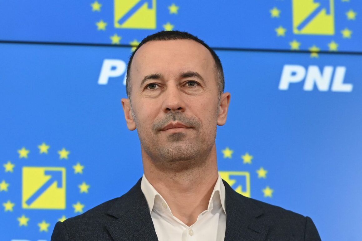 PNL Amână înlocuirea Lui Iulian Dumitrescu în Funcția De Prim-vicepreşedinte. Liberalul A Demisionat După Acuzațiile DNA