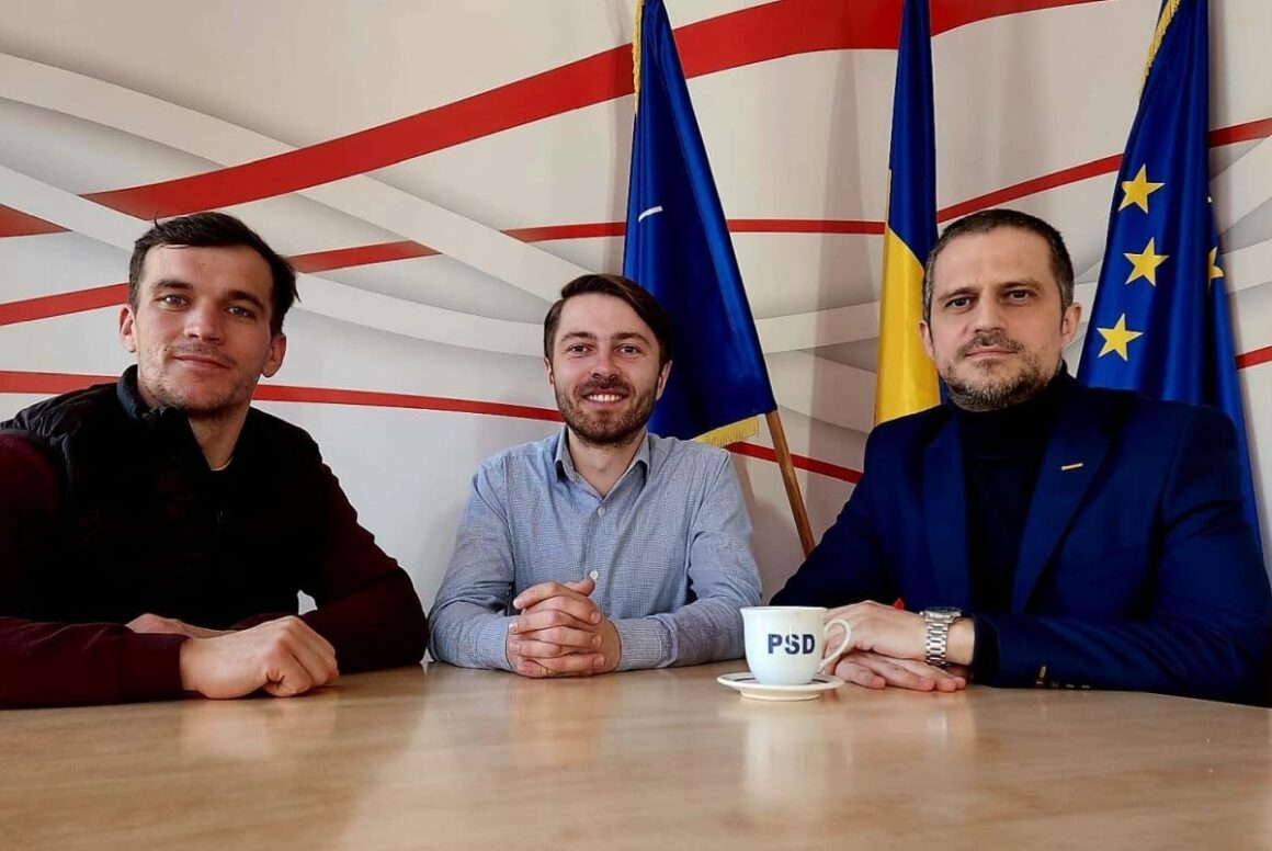 psd-usr-sibiu.jpg Singurul Primar USR Din Judeţul Sibiu A Trecut La PSD, împreună Cu Viceprimarul. USR: „Nu Au Onoare şi Bun Simţ”