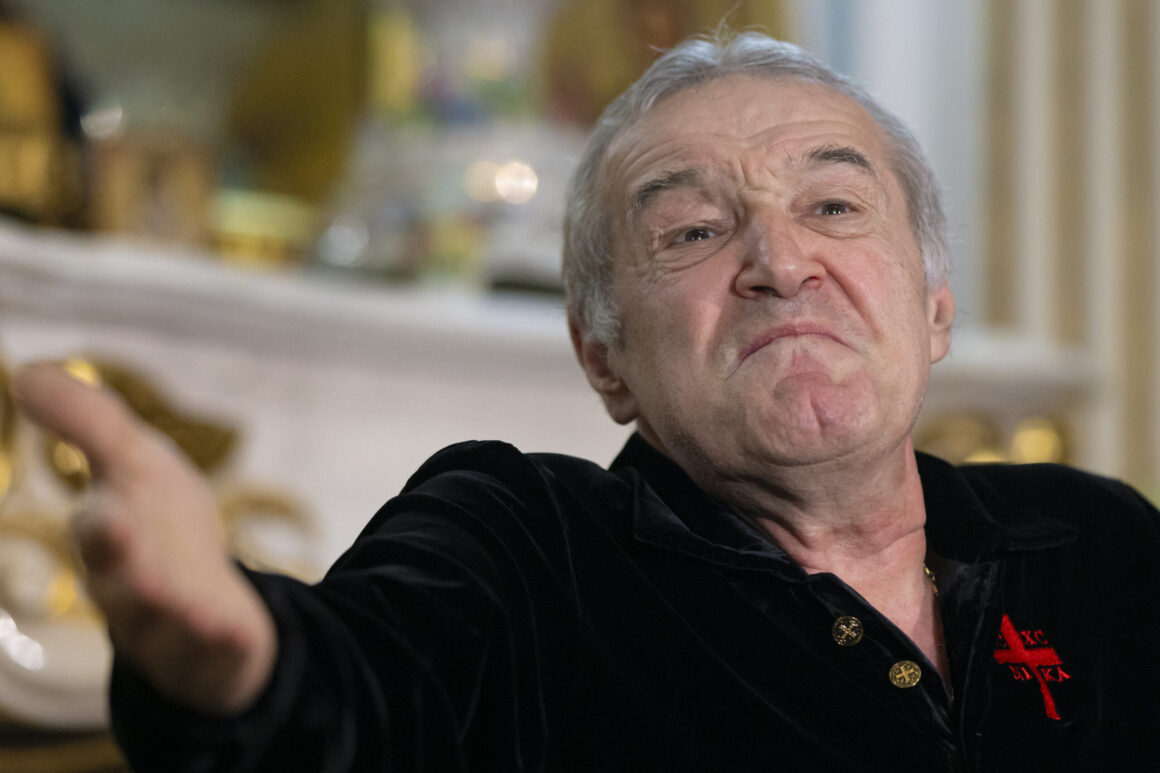 Gestul-incredibil-de-solidaritate-pe-care-fotbalistii-FCSB-l-au-facut-pentru-Eduard-Radaslavescu-dupa-ce-Gigi-Becali-l-a-scos-dupa-doar-28-de-minute.jpg Gestul incredibil de solidaritate pe care fotbaliștii FCSB l-au făcut pentru Eduard Radaslavescu, după ce Gigi Becali l-a scos după doar 28 de minute! Șut are curajul să spună ceea ce toți gândeau: „Am trecut mulți prin asta”