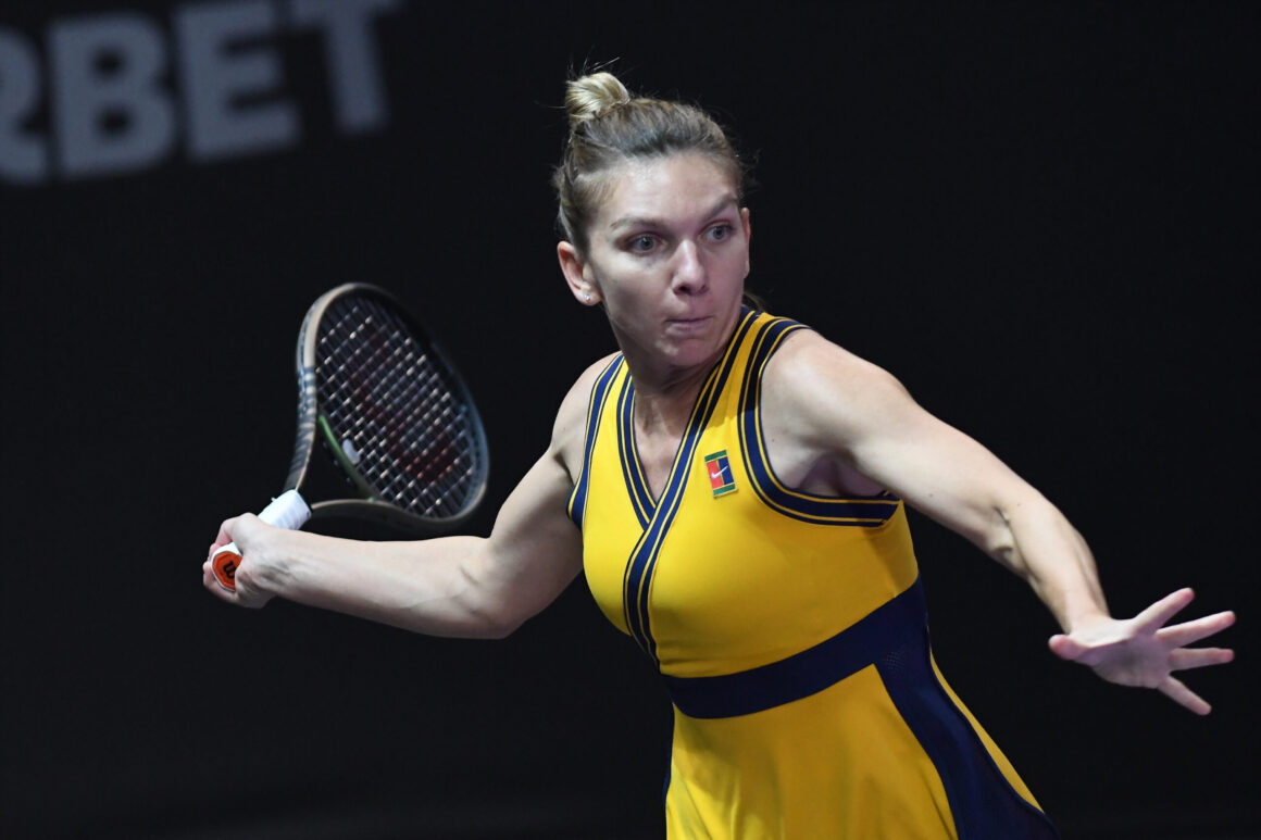 Primul-turneul-la-care-a-fost-invitata-sa-joace-Simona-Halep-Romanca-a-primit-deja-un-wild-card-din-partea-organizatorilor-scaled.jpg Primul turneul la care a fost invitată să joace Simona Halep!