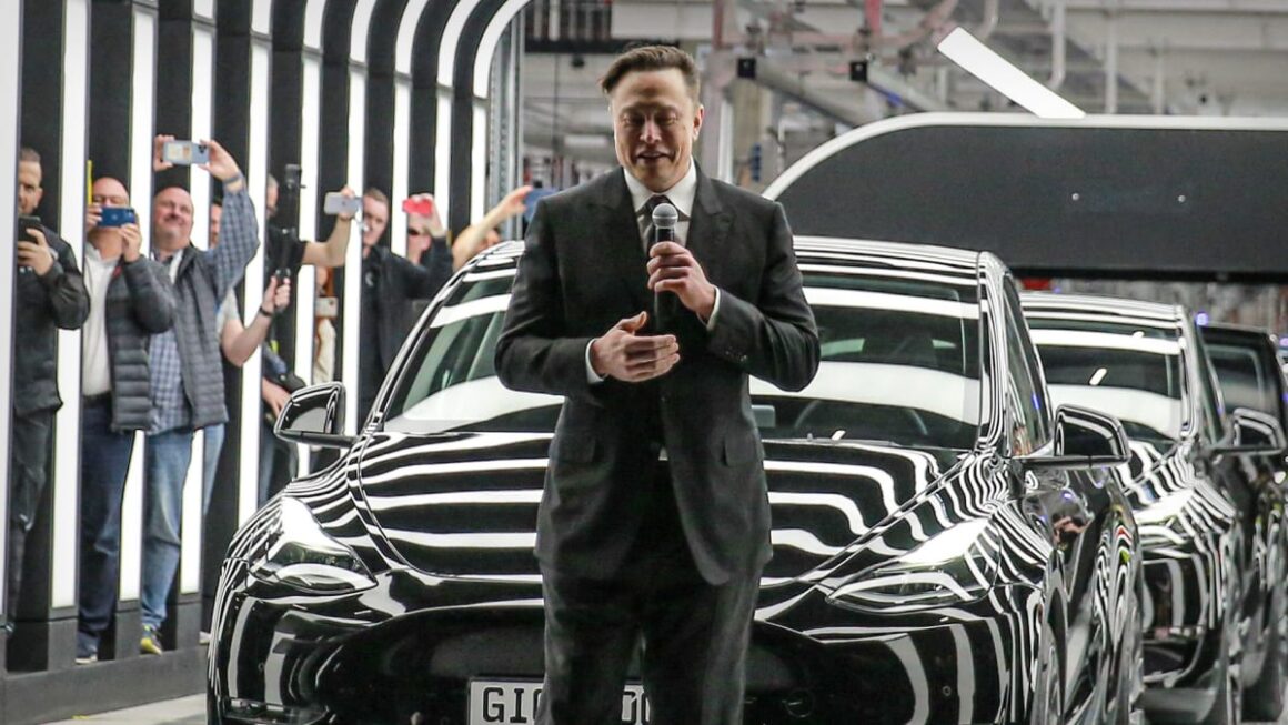 Vrei să lucrezi la Tesla? Ce pretenții are Musk de la candidați