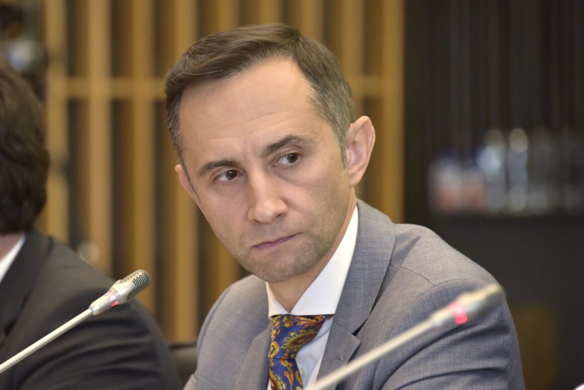 Alin Nica A Fost Demis De La șefia PNL Timiș, După Ce S-a Opus Alianței Cu PSD: „Am Fost Sacrificat Pentru șantajul PSD”. Simonis, Candidatul Comun La șefia CJ