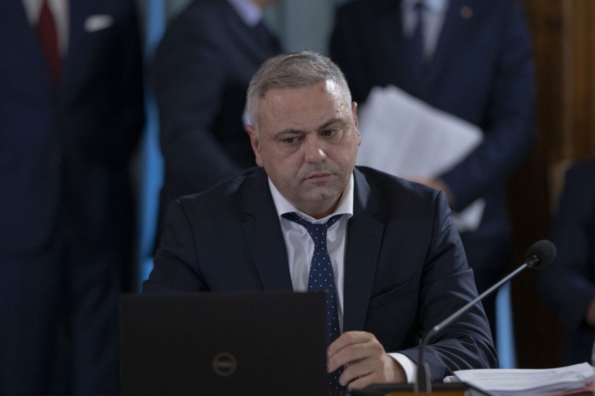 hepta7300978-scaled.jpg Ministrul Agriculturii, Gafă în Scandalul Subvențiilor Pentru Stuful Din Deltă: „Președintele Nostru, Domnul Nicolae Ceaușescu, Spunea Că E Aurul Verde”