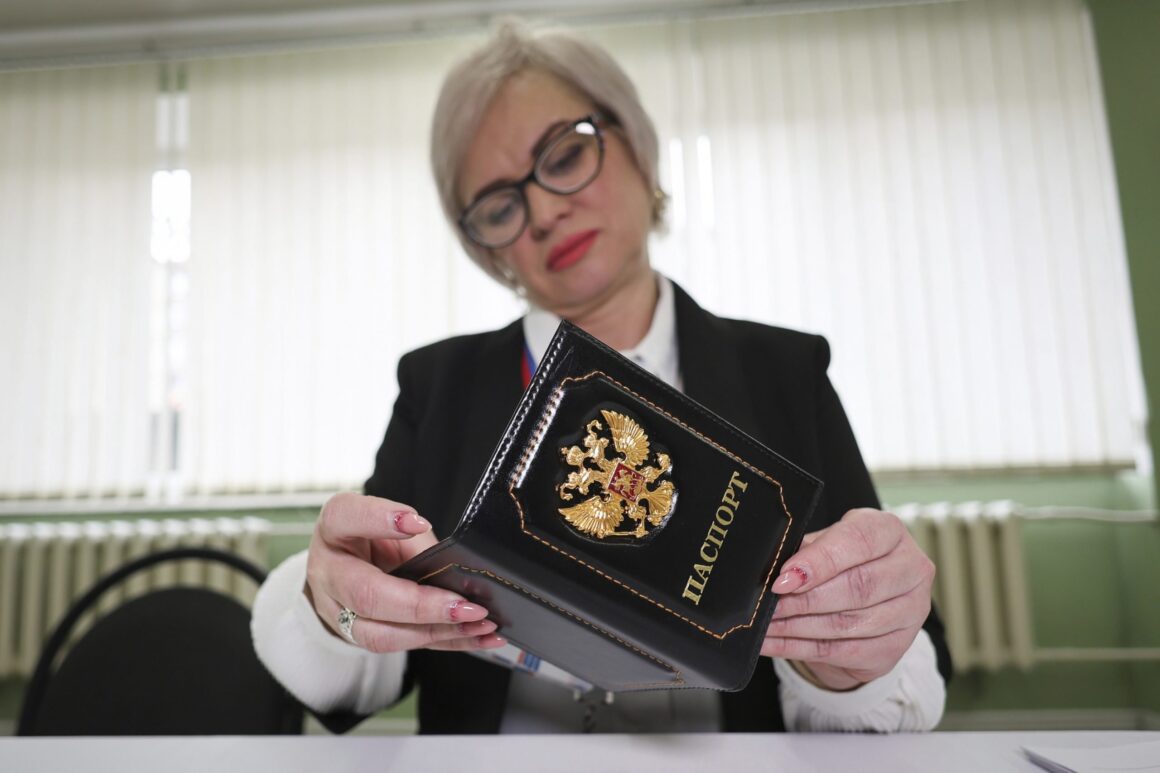 profimedia-0857035075-scaled.jpg Moscova Continuă Să Emită Pașapoarte în „Novorusia”, Iar Putin Vrea Schimbarea „radicală” A Politicii De Imigrație După Atacul Terorist