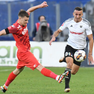 FC-UNIVERSITATEA-CLUJ-AFC-UTA-ARAD-SUPERLIGA-SUPERBET-PLAY-OUT-30.03.2024-scaled.jpg Roger Junio a lăsat prima ligă pentru Corvinul