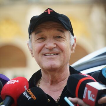 Gigi-Becali-reactie-incredibila-despre-Dan-Petrescu-Cum-l-a-putut-numi-pe-antrenorul-lui-CFR-Cluj.jpg Gigi Becali, reacție incredibilă despre Dan Petrescu! Cum l-a putut numi pe antrenorul lui CFR Cluj: „Ăla e…”