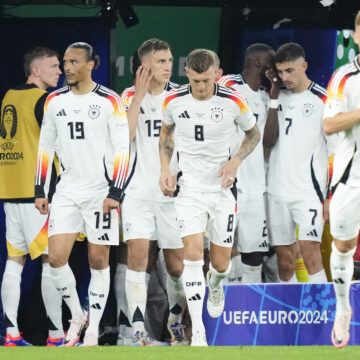 Presa-germana-e-in-extaz-dupa-calificarea-in-sferturi-Ce-au-scris-jurnalistii-nemti-despre-Germania-Danemarca-scaled.jpg Presa germană e în extaz după calificarea în sferturi! Ce au scris jurnaliştii nemți despre Germania