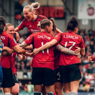 Scandalos-Fotbalistii-lui-Manchester-United-au-intrat-in-vestiarul-jucatoarelor-Unde-au-fost-trimise-femeile-sa-se-schimbe-scaled.jpg Scandalos! Fotbaliștii lui Manchester United au intrat în vestiarul jucătoarelor! Unde au fost trimise femeile să se schimbe