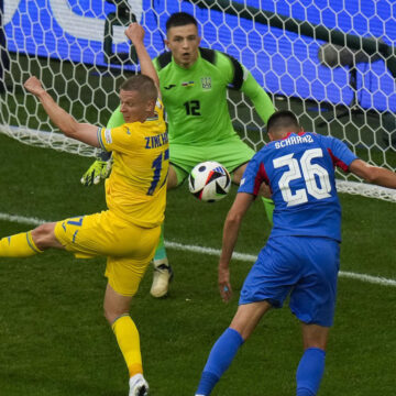 Slovacia-–-Ucraina-Live-Video-Online-de-la-ora-1600-in-Grupa-E-la-EURO.jpg Ucraina, Live Video Online în Grupa E la EURO