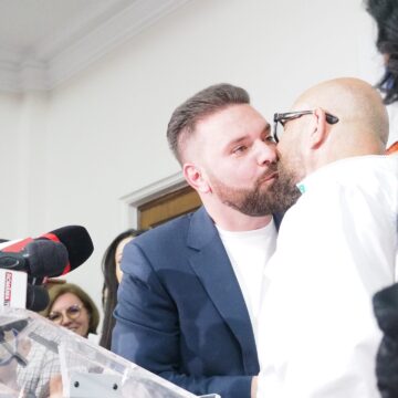 REPORTAJ Cum A Predat Piedone „scaunul Cetății” Fiului Vlad Popescu. Despre Bucureștenii Care Nu L-au Ales: „Corporatiști, Oameni Care Votează Uitându-se Doar La Calculator”