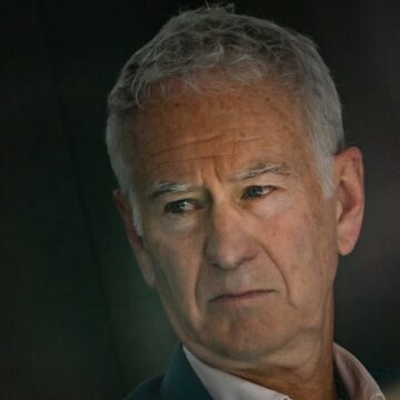 A-facut-o-avere-in-14-zile-Ce-salariu-a-primit-John-McEnroe-pentru-a-fi-comentator-BBC-„Cum-poate-fi-justificat-e1722017575994.jpg A făcut o avere în 14 zile! Ce salariu a primit John McEnroe pentru a fi comentator BBC